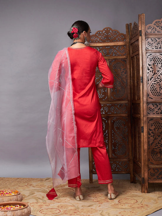 Women Red Kurta Set With Lilac Organza Dupatta