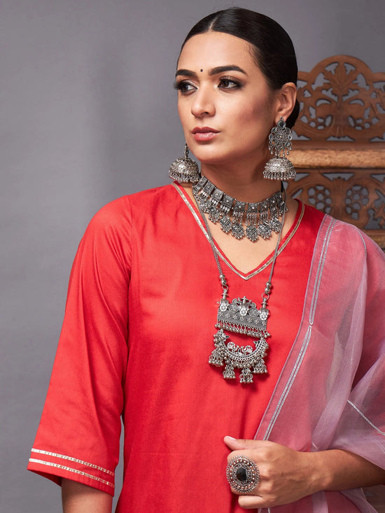 Women Red Kurta Set With Lilac Organza Dupatta