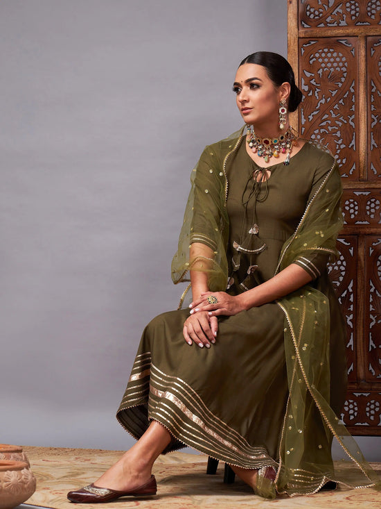 Women Olive Kurta Set With Net Sequins Dupatta