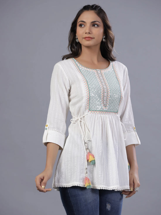 Juniper Women Off-White Seer Sucker Embroidered Tunic