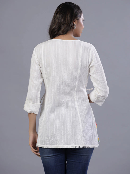 Juniper Women Off-White Seer Sucker Embroidered Tunic