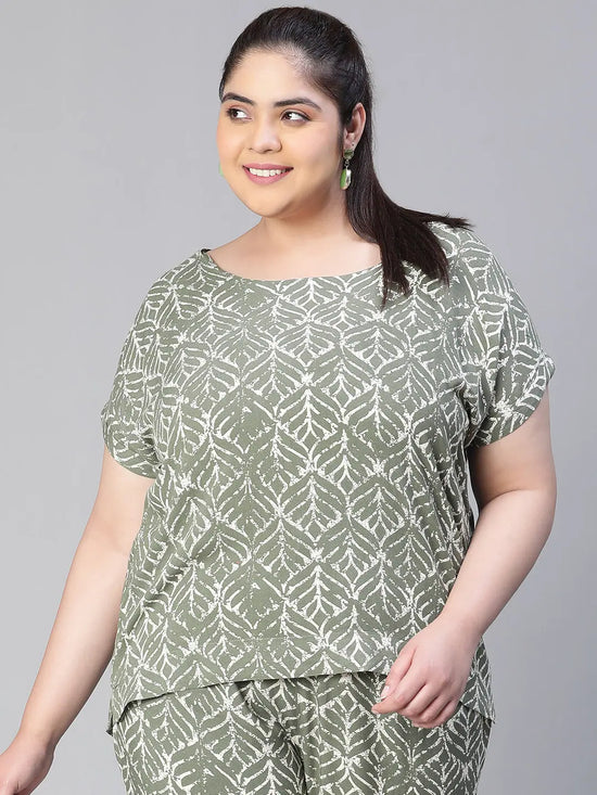 Women floral print green round neck short sleeve plus size top