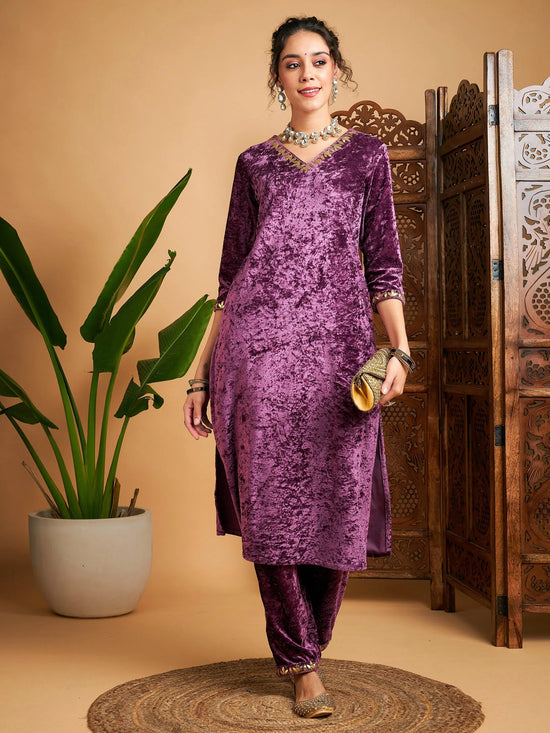 Women Mauve Velvet Gota Patti Embroidered Kurta With Pants