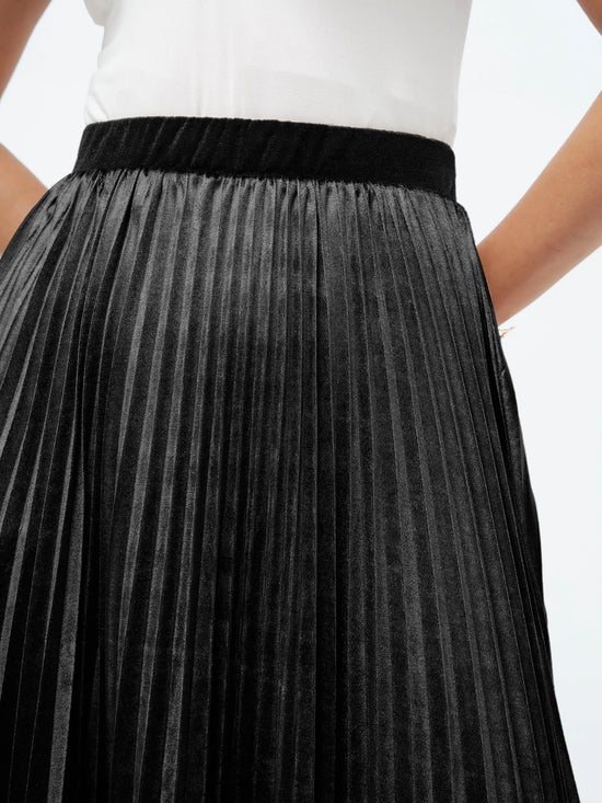 Women Black Velvet Pleated Skirt