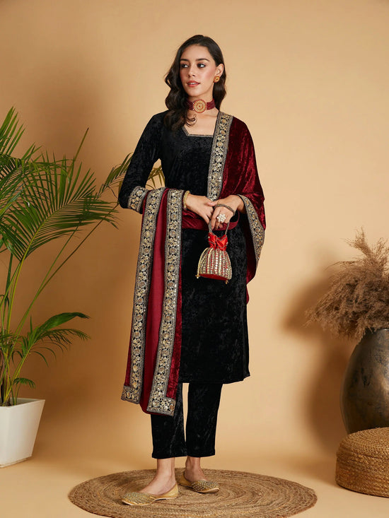 Women Maroon Velvet Lace Detail Dushala