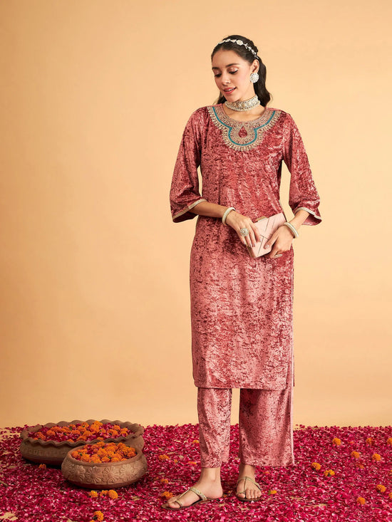 Women Pink Velvet Front Zari Embroidered Straight Kurta