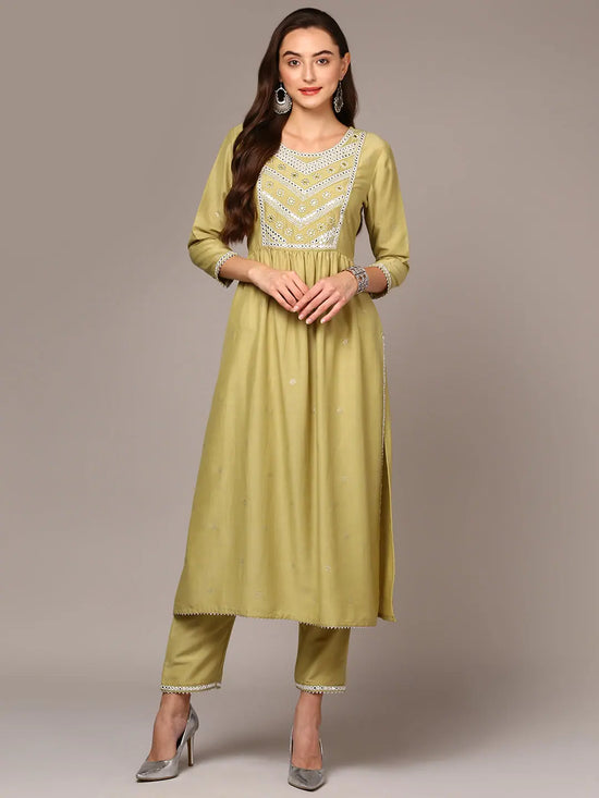 Ahika Women Green Silk Blend Embroidered Straight Kurta VCK9614