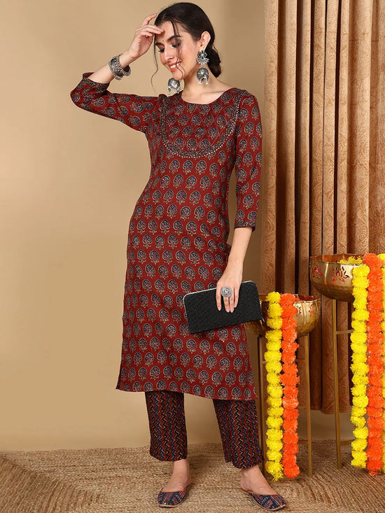 Cotton Blend Maroon Printed Straight Kurta With Pant