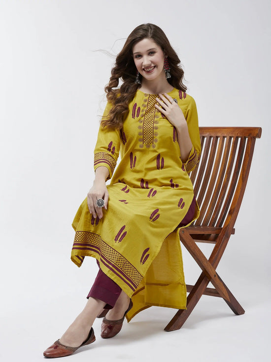 Allover Banana Leaf Printed Kurta With Contrast Pant Set