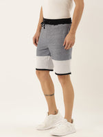 Men Solid Regular Fit Zipped Shorts