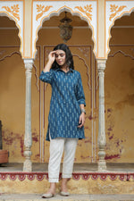 Juniper Women's Navy Cotton Flex Printed Straight Kurta