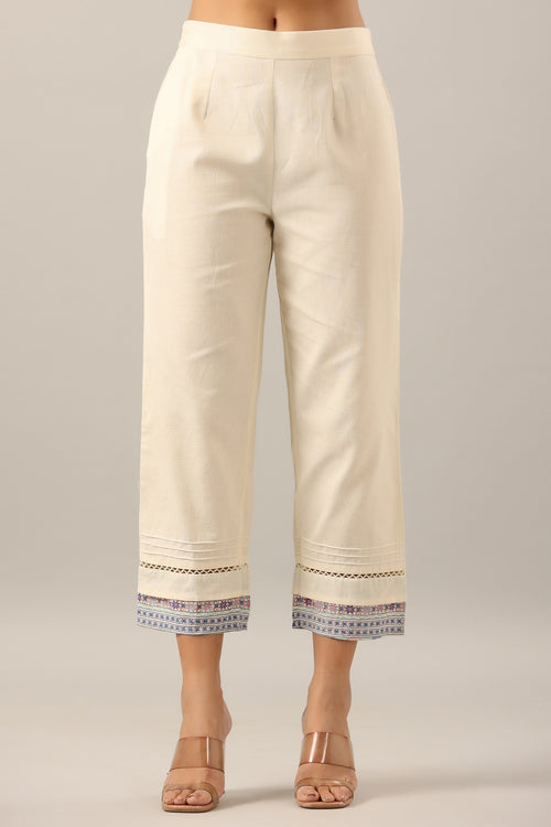 Juniper Women Off-White Cotton Flex Solid Pant.