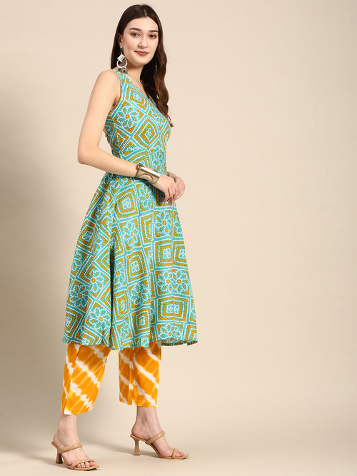 Deep Back Tie Up Kurta Palazzo