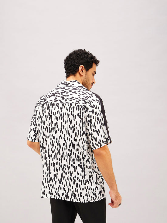 Men White & Black Abstract Short Sleeve Relax Shirt