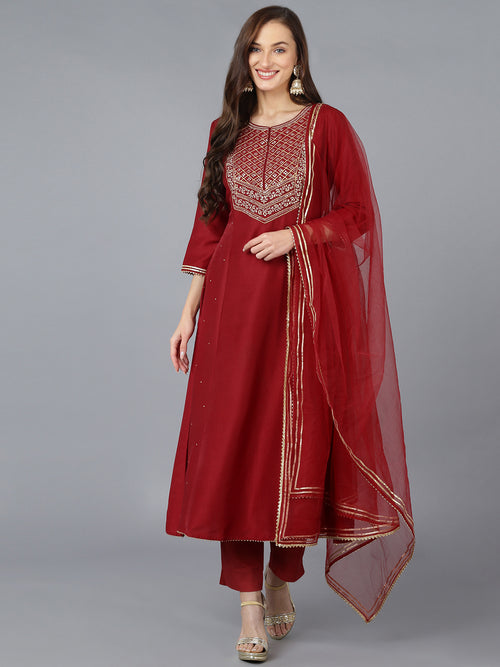 Ahika Women Silk Blend Yoke Design Kurta