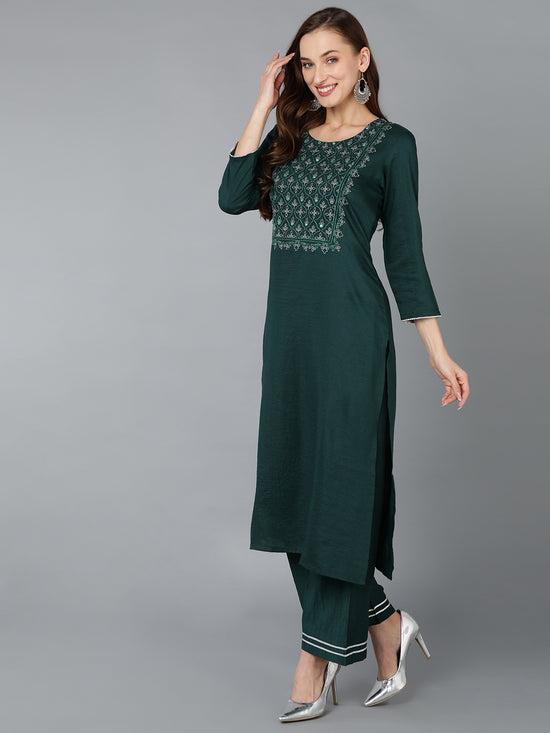 Ahika Women Silk Blend Yoke Design Kurta