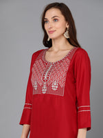 Ahika Women Silk Blend Yoke Design Kurta