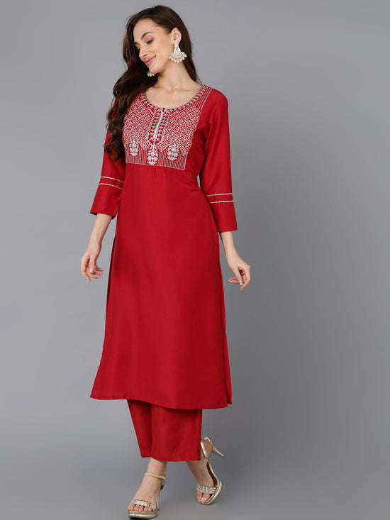 Ahika Women Silk Blend Yoke Design Kurta