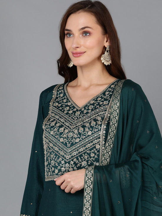 Ahika Women Silk Blend Yoke Design Kurta