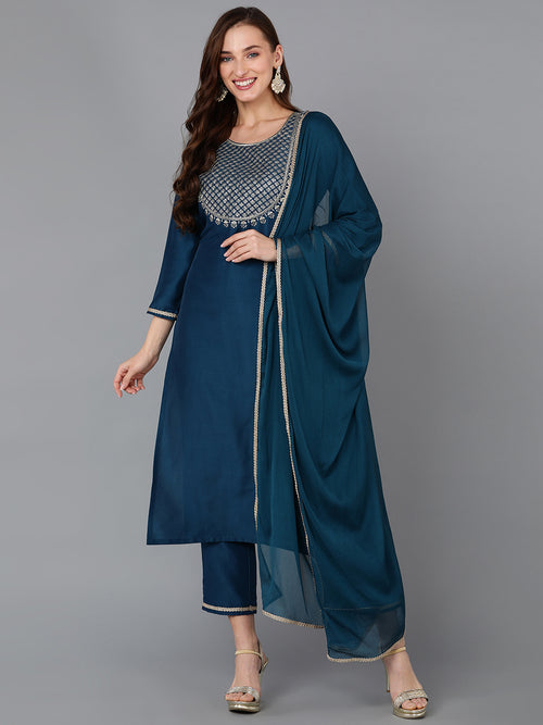 Ahika Women Silk Blend Yoke Design Kurta