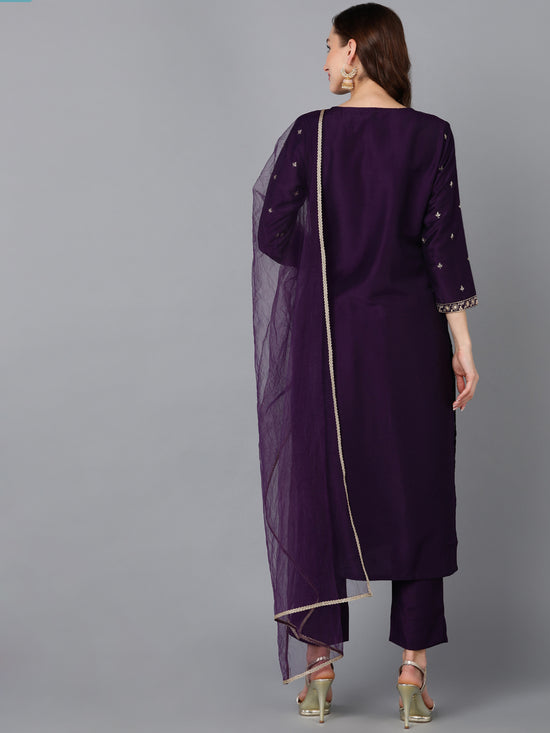 Ahika Women Silk Blend Embroidered Kurta Trousers