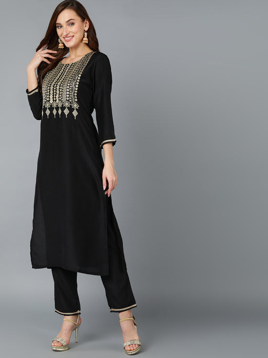 Ahika Women Silk Blend Yoke Design Kurta