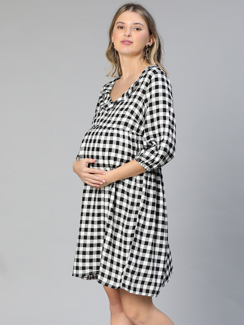 Women check print v-neck ruffled elasticated navy blue maternity dress