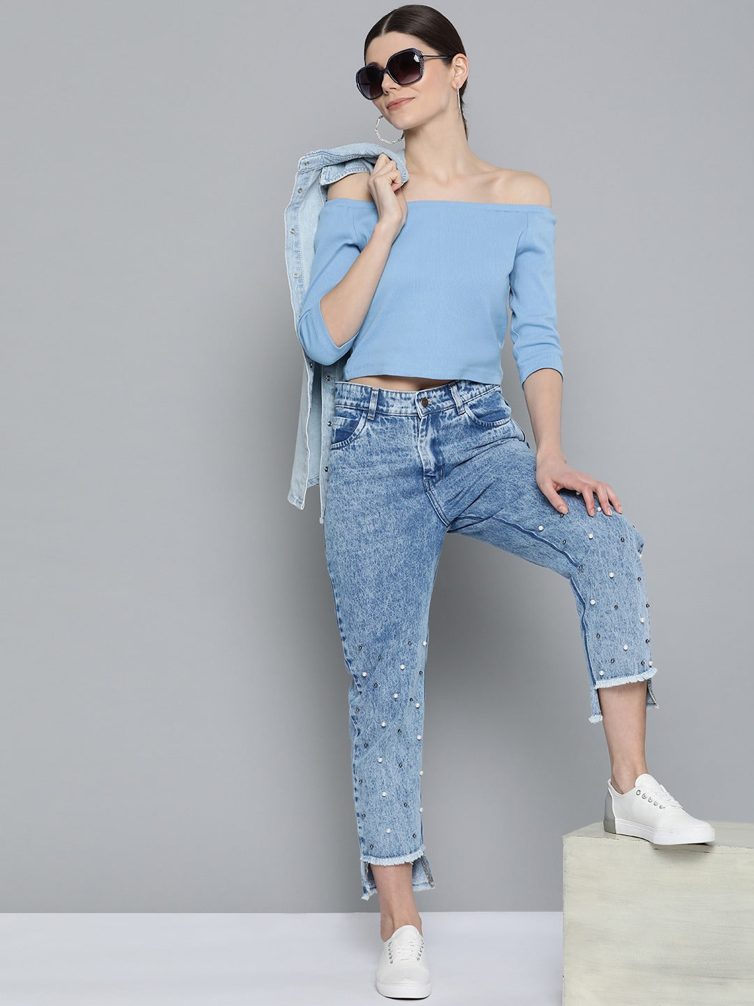 Wholesale Blue High Low Pearl Detail Mom Jeans – Tradyl