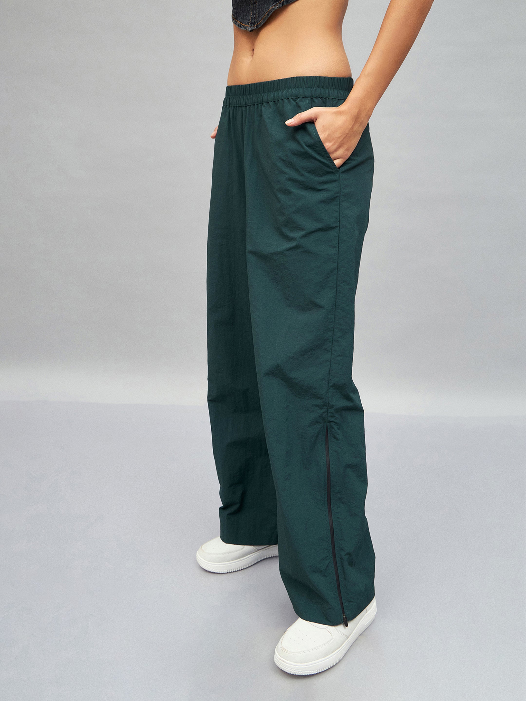 Wholesale Women Green Out Seam Zipper Parachute Pants – Tradyl