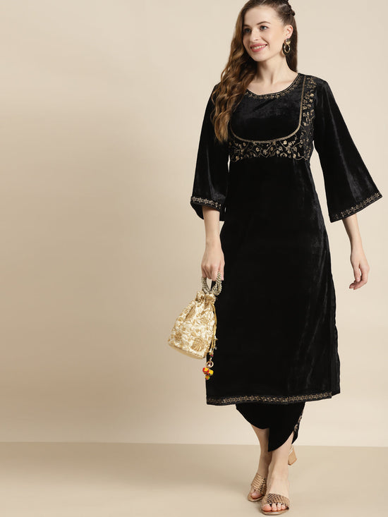 Black Velvet Bodice Zari Embroidered Kurta