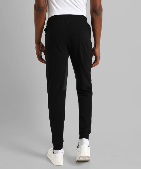 Men's Black Solid Regular Fit Trackpants