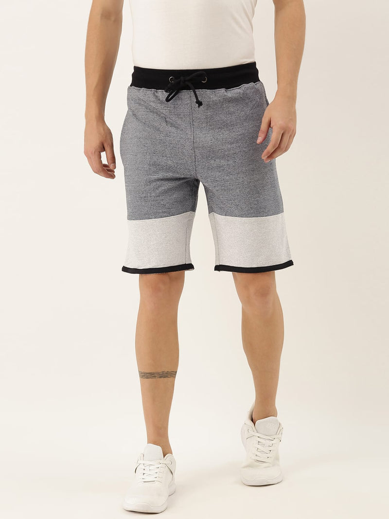 Men Solid Regular Fit Zipped Shorts